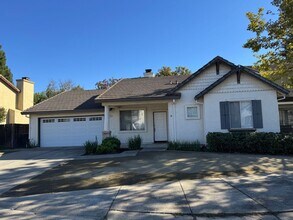 Building Photo - Roseville home available Nov 15th. -artifi...
