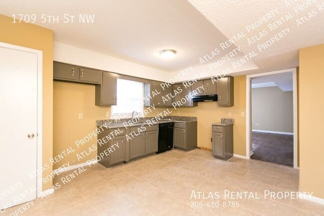 Building Photo - 1709 5th St NW