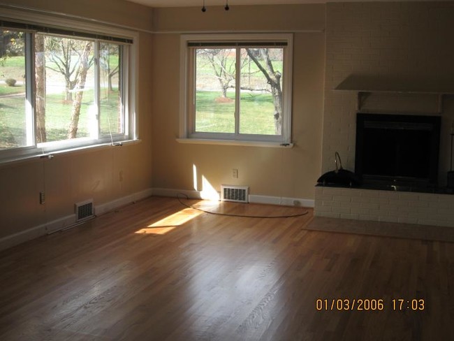 Building Photo - 144 Monticello Road