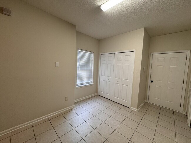 Building Photo - Spacious Townhome in North St. Augustine
