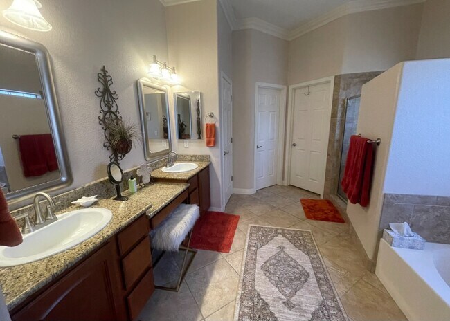 Building Photo - 1961 E Lipan Blvd