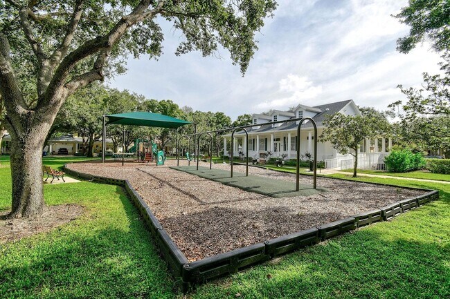 Building Photo - 354 Jacaranda Dr