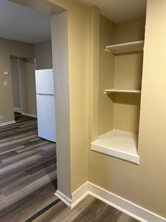 Building Photo - 820-822 HUFFMAN