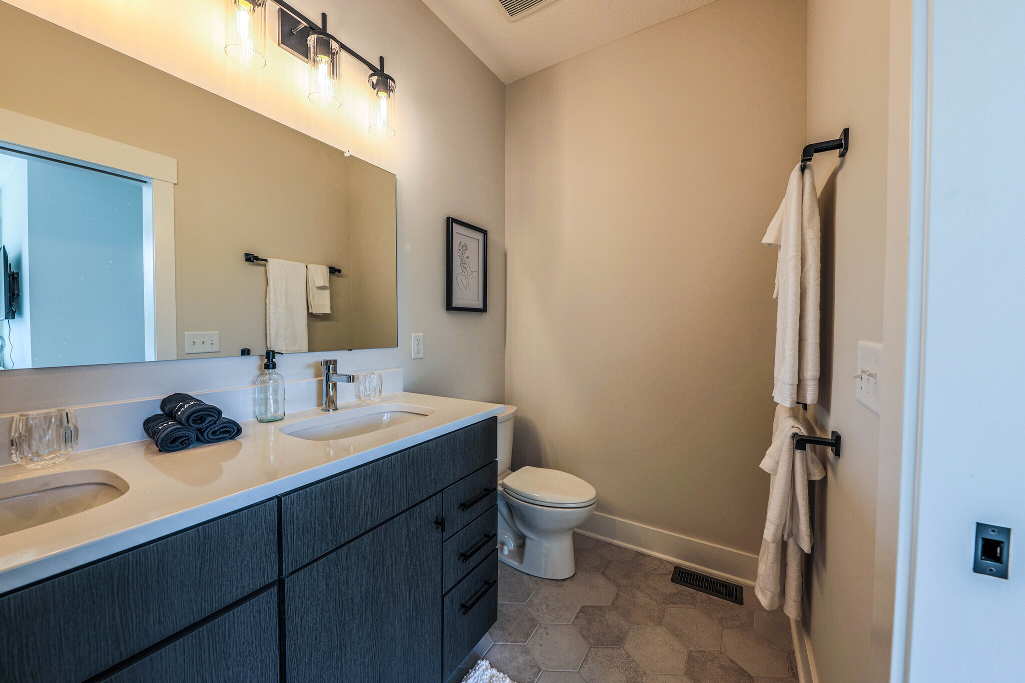 Building Photo - 362 Zimpfer St