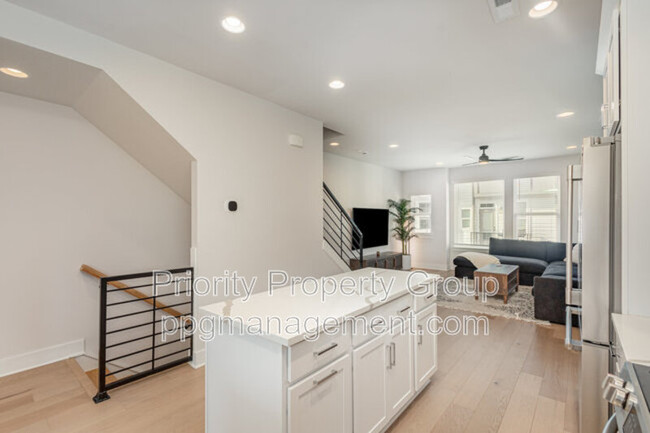 Building Photo - 5048 York Park Ln