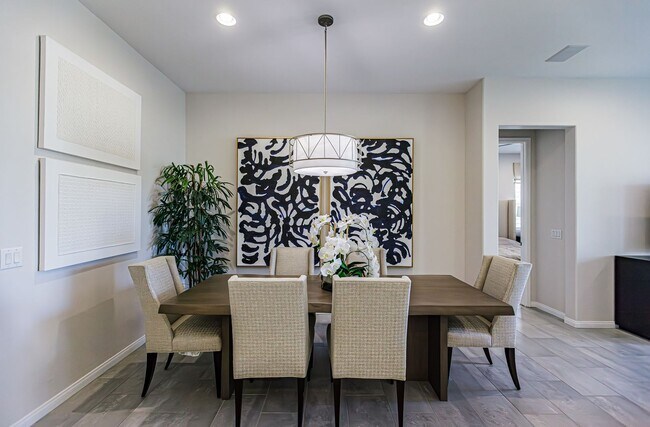 Building Photo - One Story Model Home