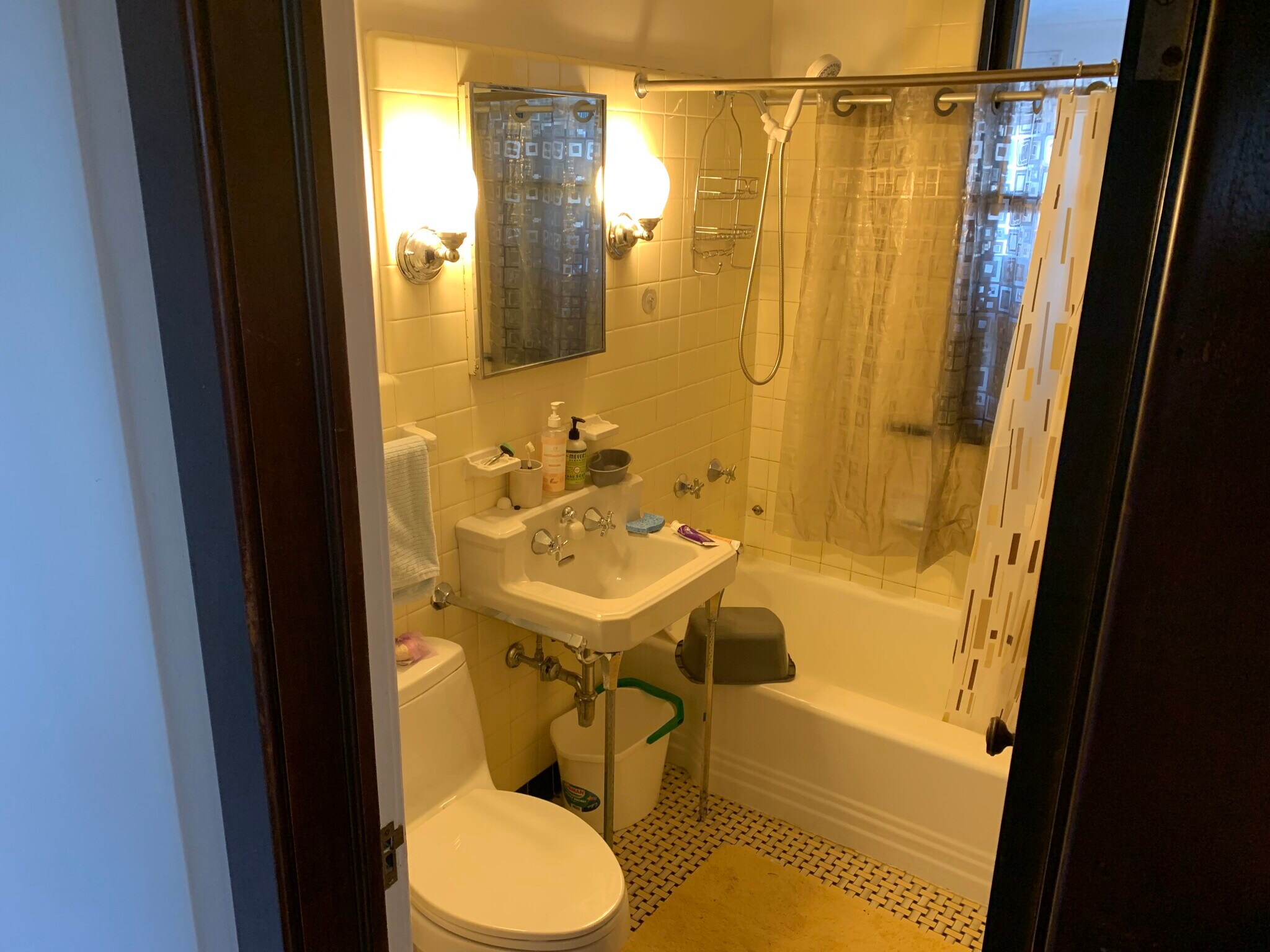 Bathroom - 2545 Pillsbury Ave S