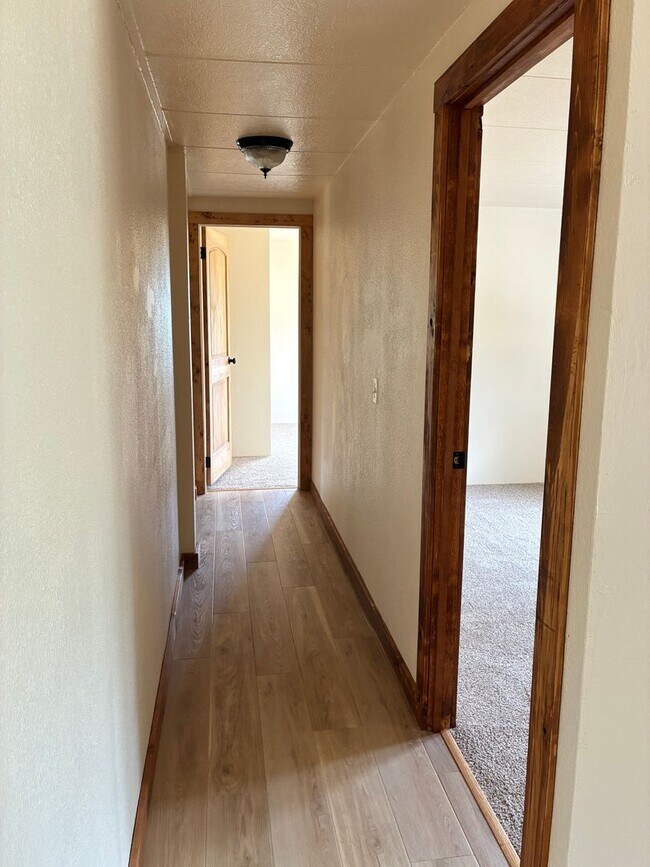 Building Photo - Fully Remodeled 5 Bedroom Home on 1 Acre with Shop, RV Parking & Stunning Views In Shady Cove