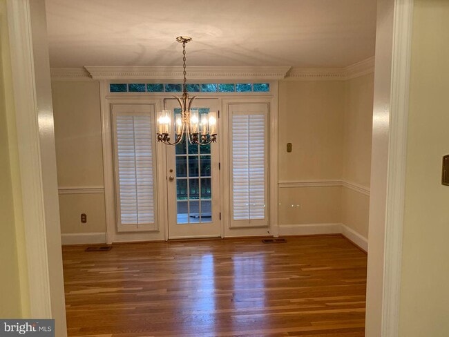 Building Photo - 1317 19th Rd S