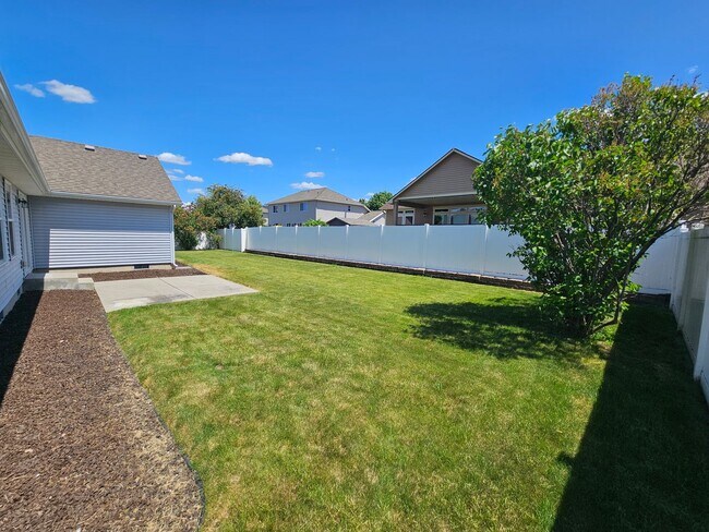 Building Photo - Beautiful Home In Greenacres