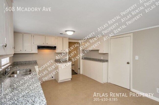 Building Photo - 608 McAdory Alley