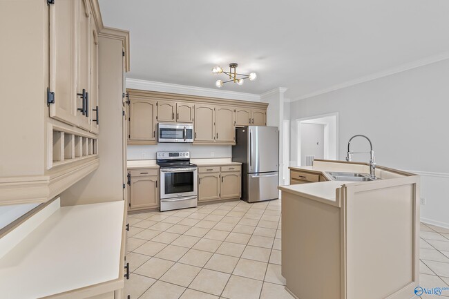 Building Photo - 72 Hartington Dr