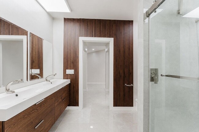 Building Photo - 7512 Eagle Point Dr