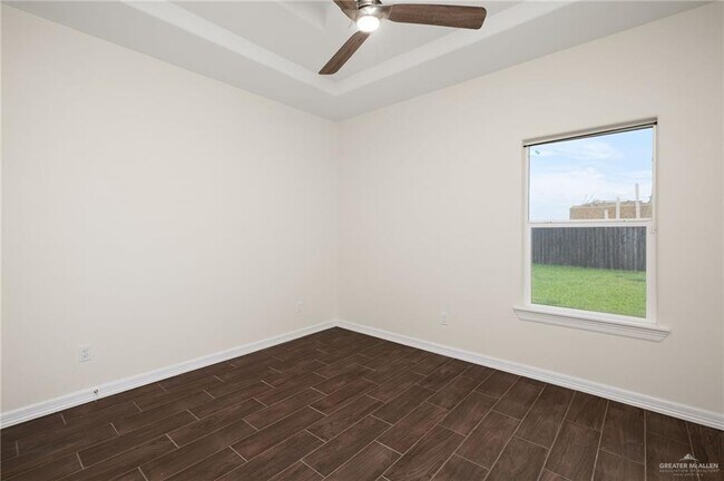 Building Photo - 3107 E Tamarindo Ave