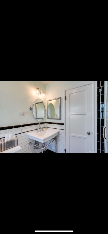 Building Photo - 628 Quincy Ave