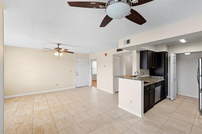 Building Photo - 1039 S Hiawassee Rd