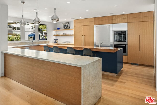 Building Photo - 165 Mabery Rd