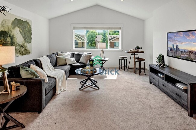 Building Photo - Spacious Home in Desirable Bellevue Neighb...