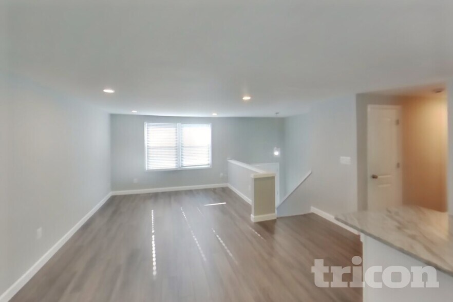 Building Photo - 808 Ruxshire Dr