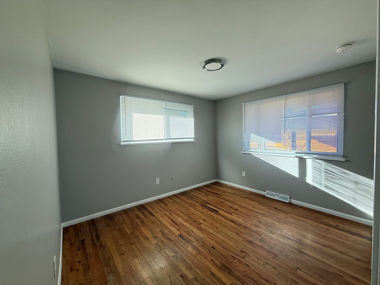 Building Photo - 1184 Clinton St