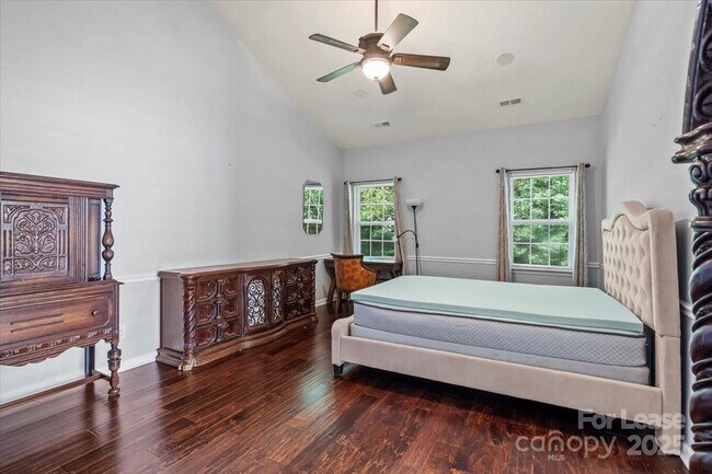 Building Photo - 9920 Eden Hall Ct
