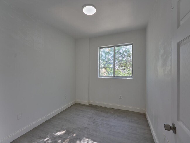 Building Photo - 6211 NW 7th Ave