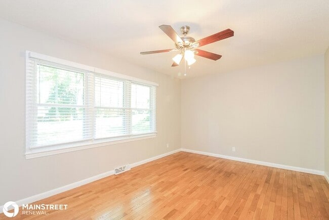 Building Photo - 7215 Crenata Dr