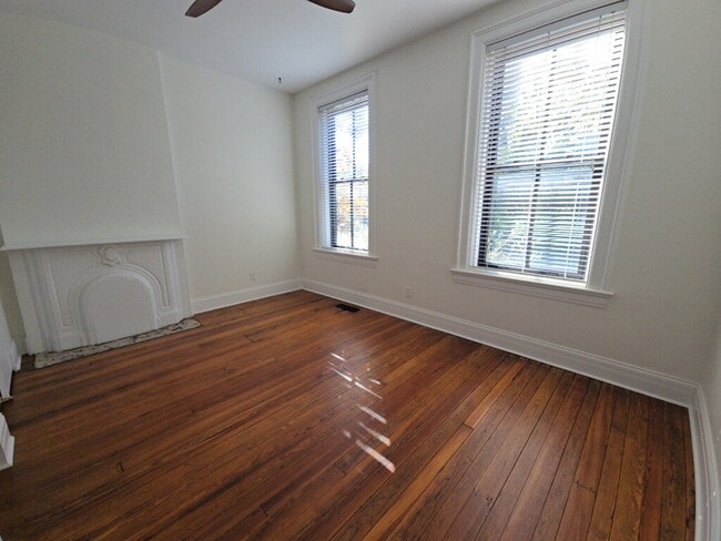 Building Photo - 322 Mulberry St