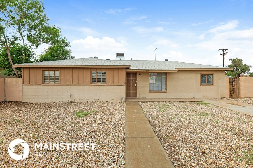 Primary Photo - 3640 N 49th Dr
