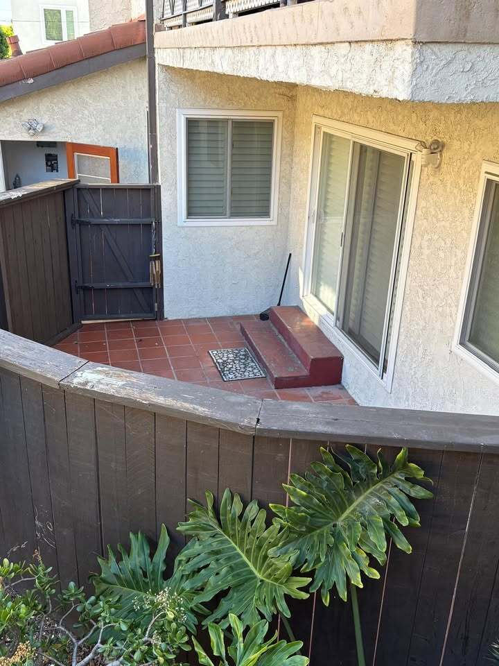 Building Photo - 3768 Redondo Beach Blvd