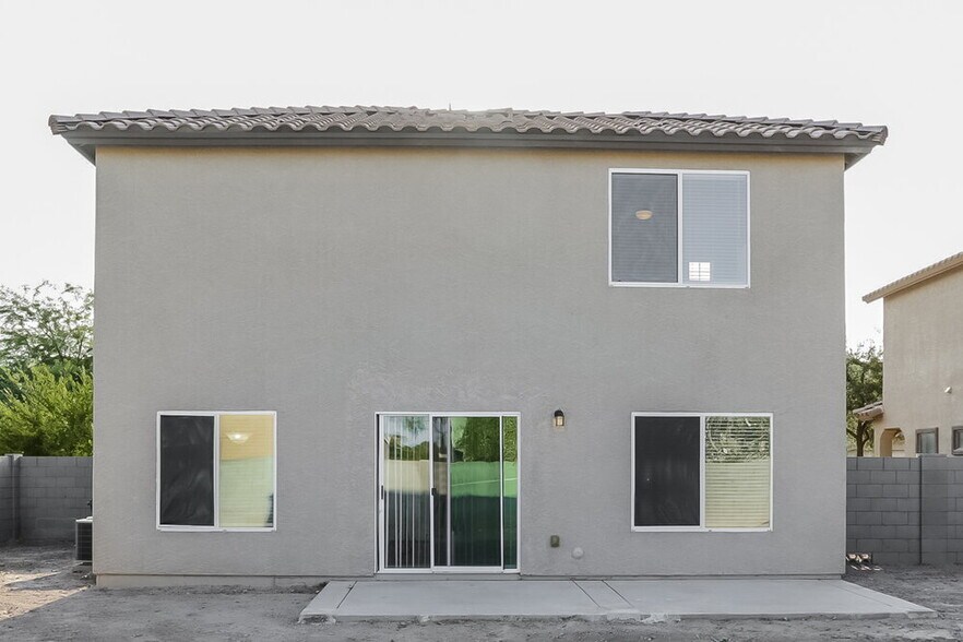 Building Photo - 5804 S 10th Dr