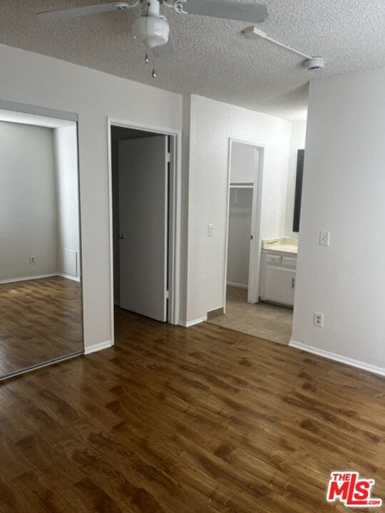Building Photo - 10540 Balboa Blvd