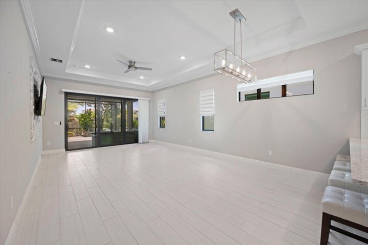 Building Photo - 16124 Key Biscayne Ln