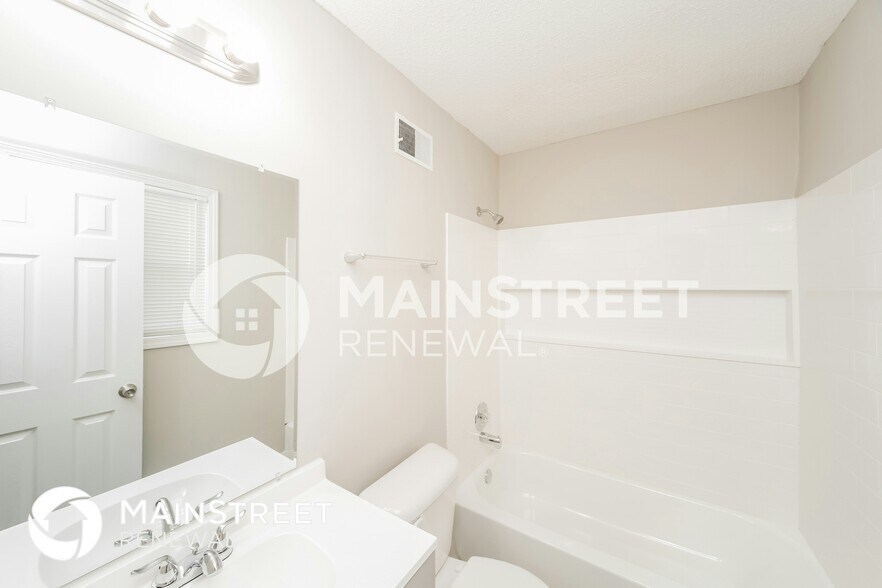 Building Photo - 6192 Cranbury Park Dr