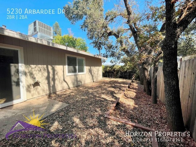 Building Photo - Open 2 Bed 2 Bath 1,030 Sq. Ft. Fair Oaks ...