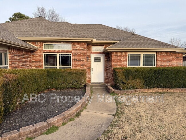 Building Photo - 1501 S Breckenridge Loop