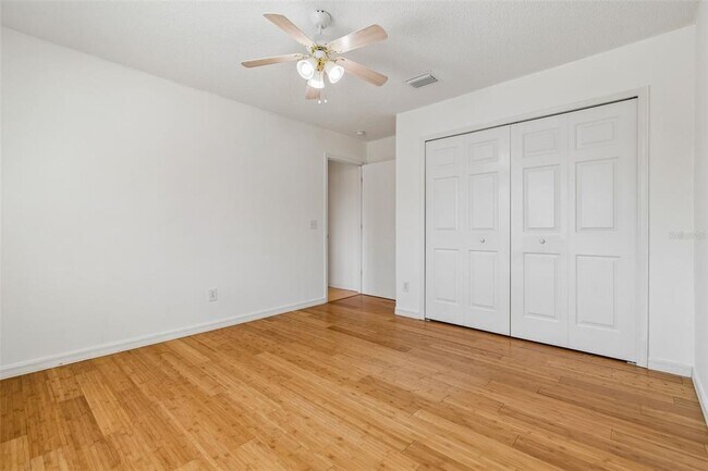 Building Photo - 12803 Longcrest Dr