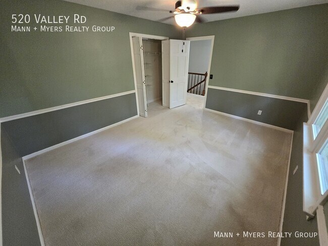 Building Photo - 520 Valley Rd