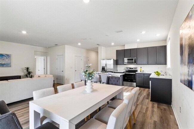 Building Photo - 85 Las Casitas Blvd