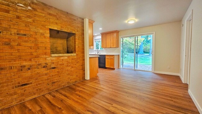 Building Photo - Beautifully Remodeled 3 Bed 2 Bath Rambler...