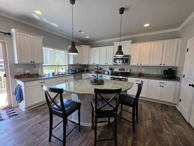 Building Photo - Gorgeous 4 Bed 4 bath Home In Banning Lewis Ranch!!