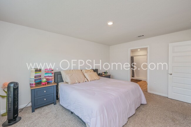 Building Photo - 4/2 in Pace Community!! AVAILABLE SEPTEMBER 2026!
