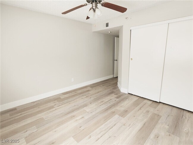 Building Photo - 2750 S Durango Dr