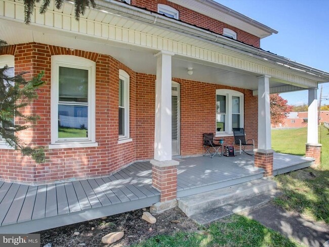 Building Photo - 7960 Mentzer Gap Rd