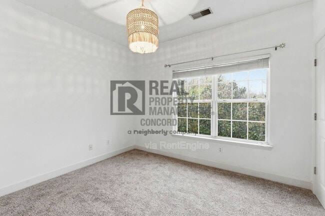 Building Photo - 7223 Althorp Way