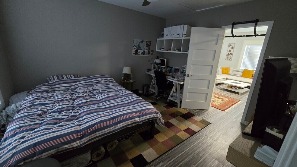 Building Photo - 4319A Central Ave