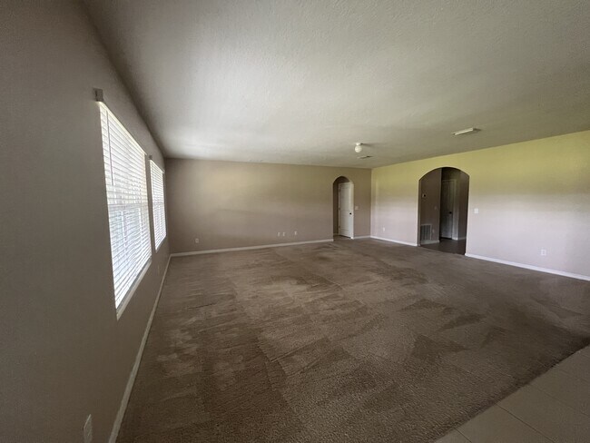 Building Photo - 9704 Pepper Tree Trl