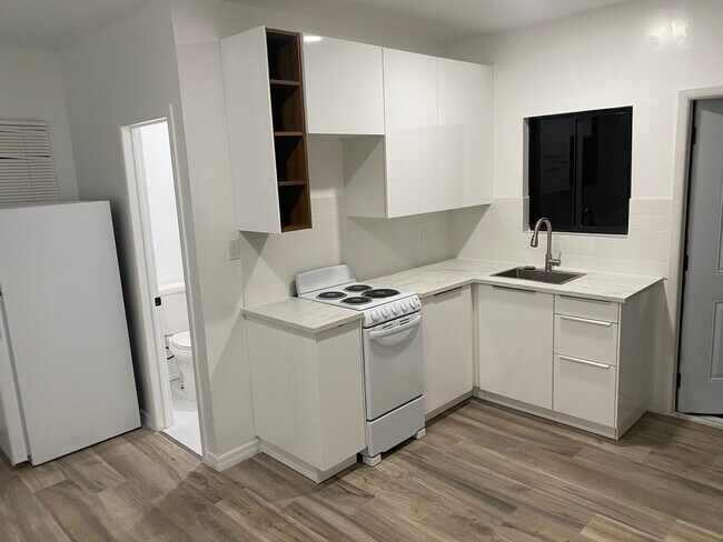 Building Photo - 12 NW 68th Ter