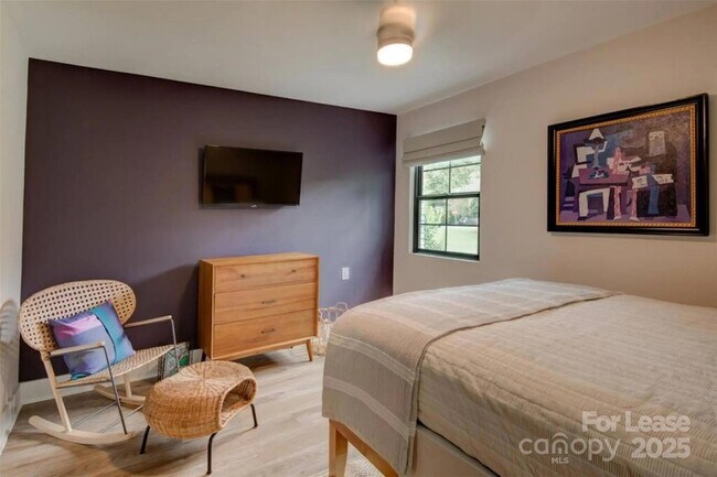 Building Photo - 3945 Rockfern Rd