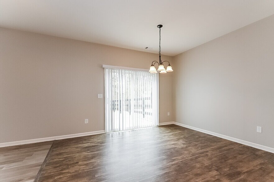 Building Photo - 13 Easy Goer Ct